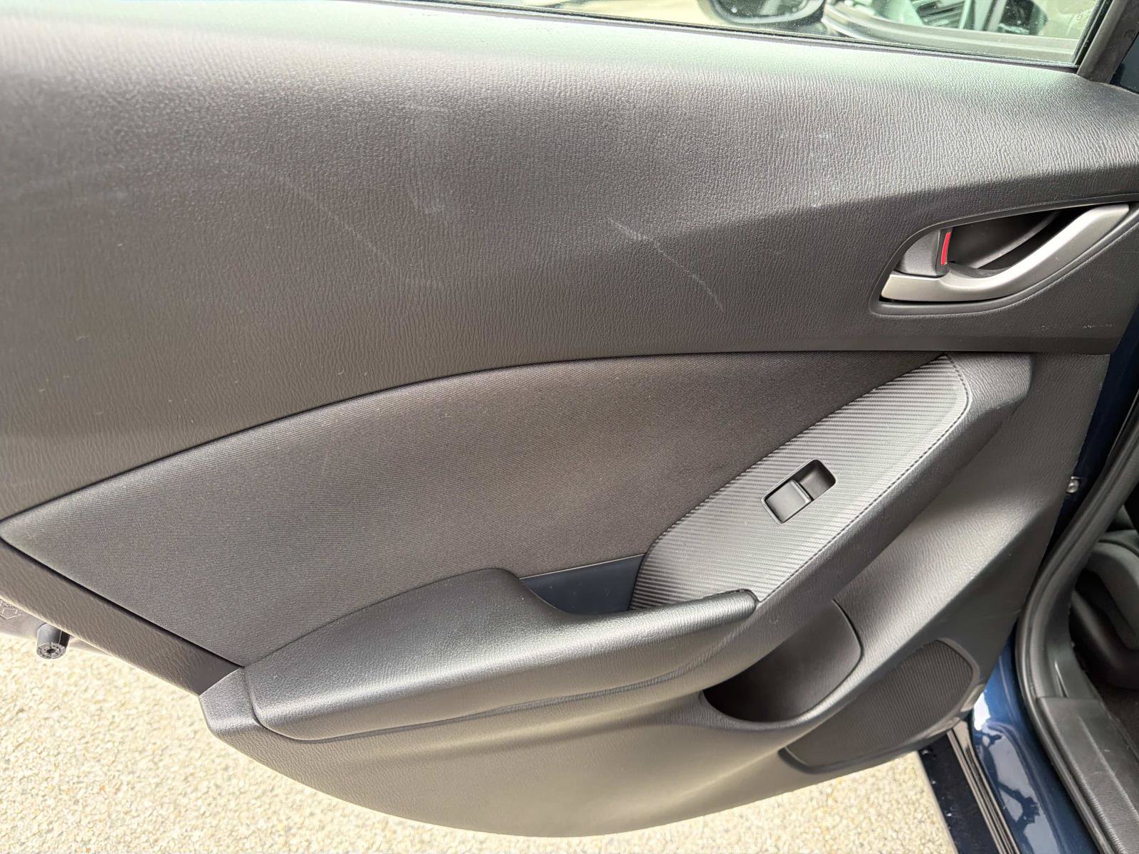 Used 2016 MAZDA MAZDA3 i Sport FWD image 9