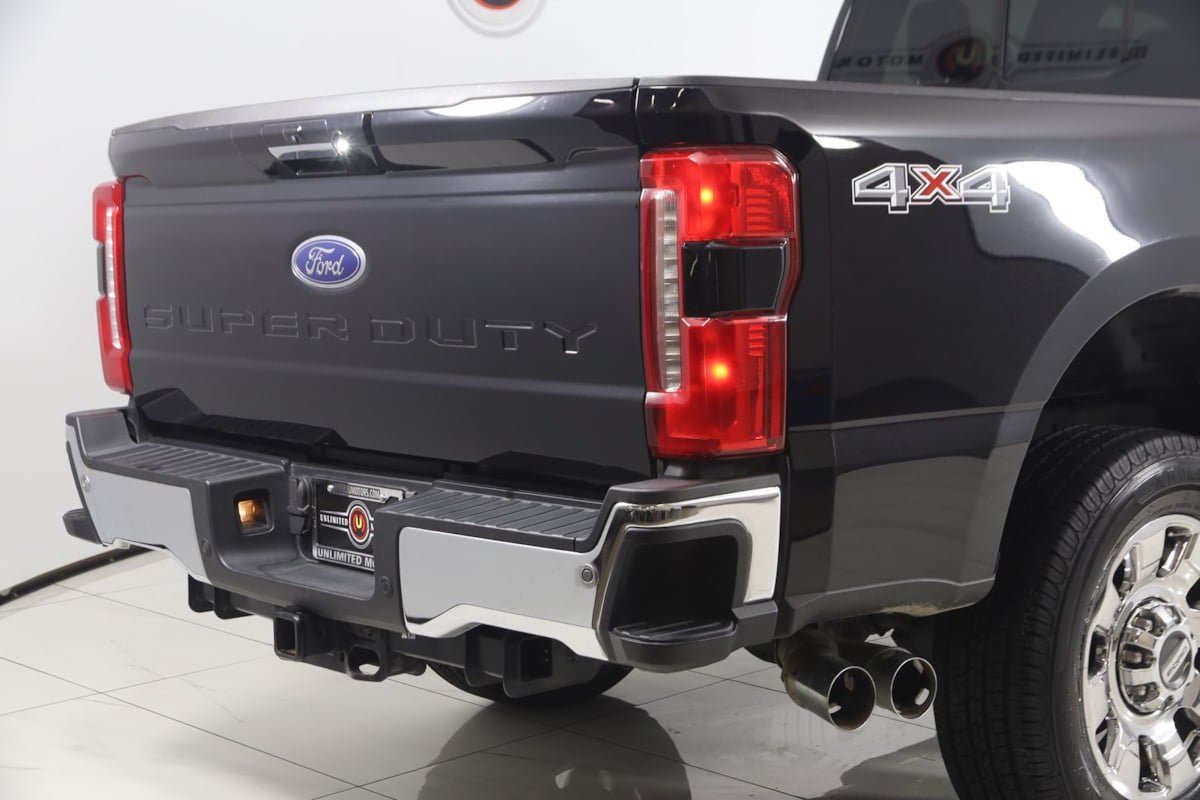 Used 2023 Ford F250 Lariat w/ Lariat Ultimate Package AWD/4WD image 45