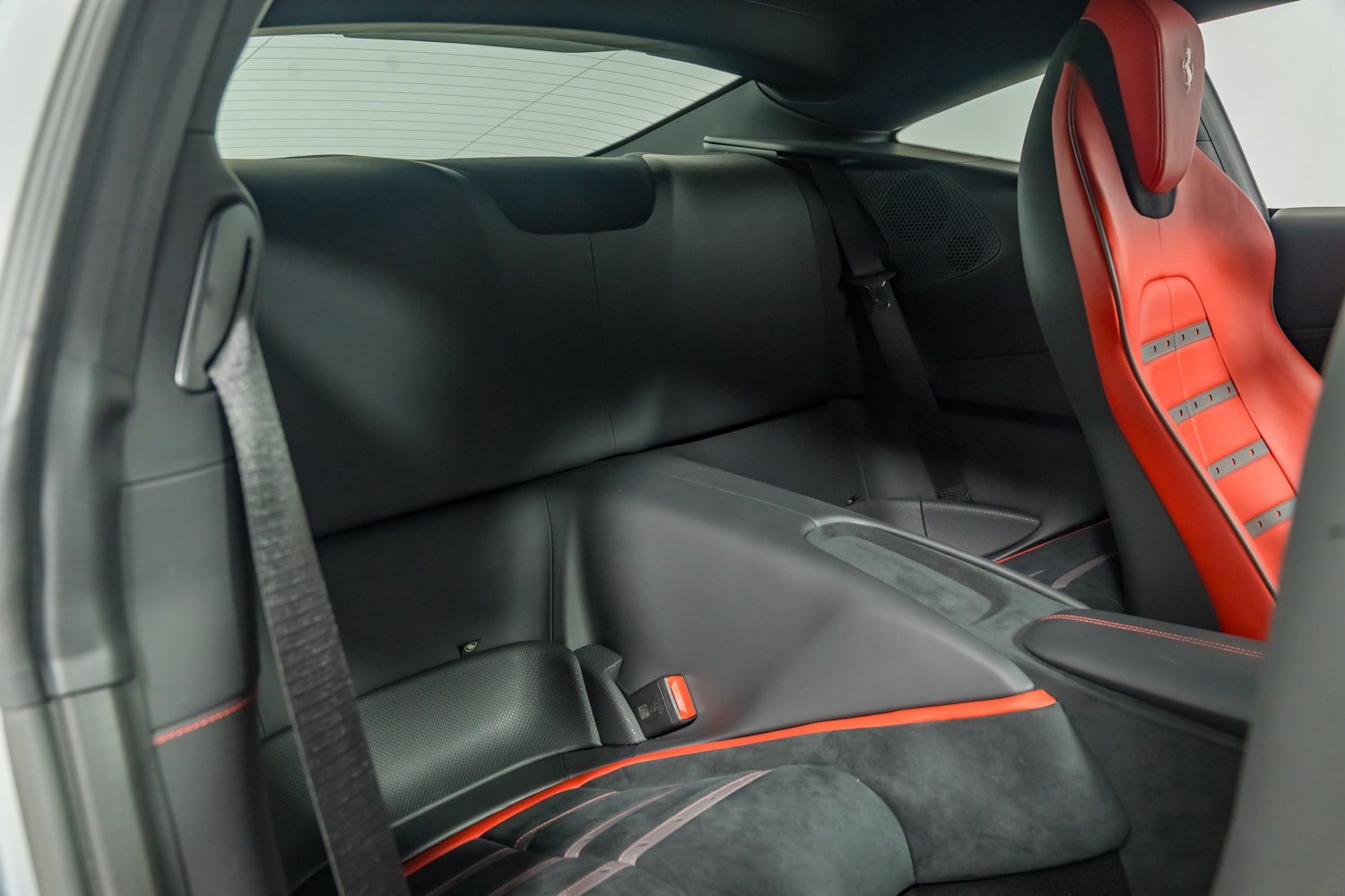 Used 2022 Ferrari Roma RWD image 31