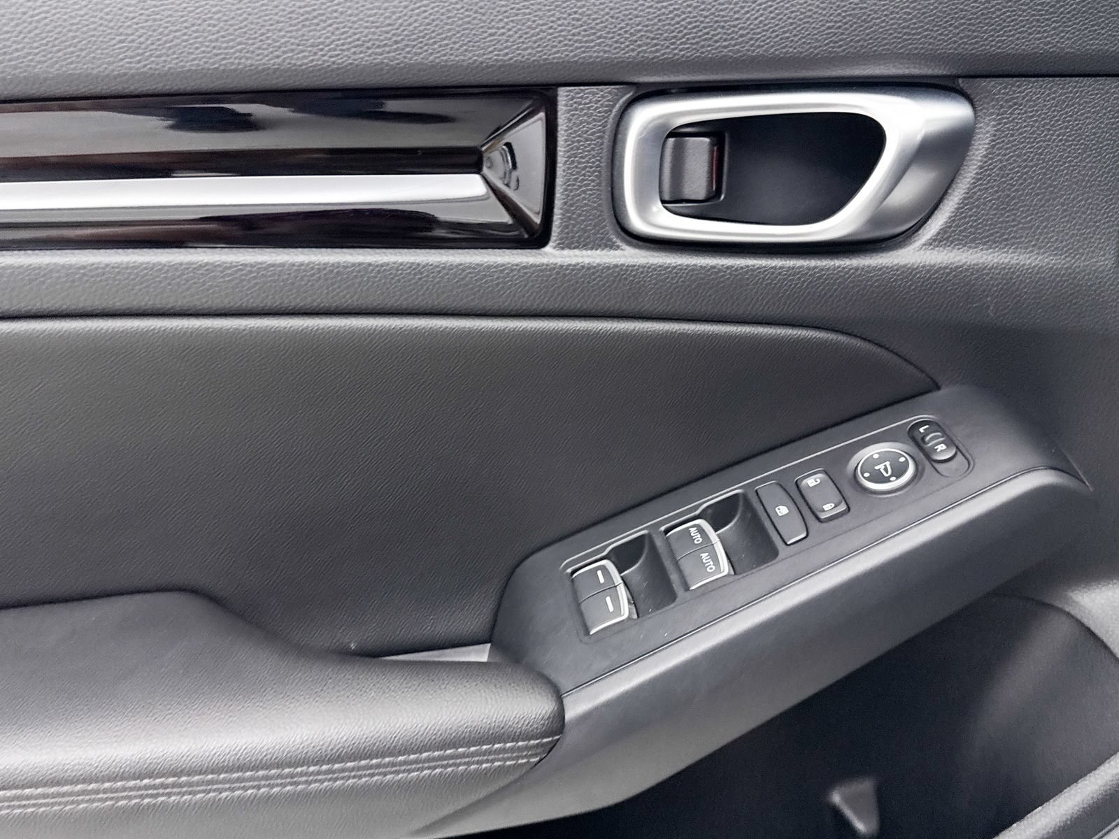 Used 2024 Honda Civic EX-L image 26
