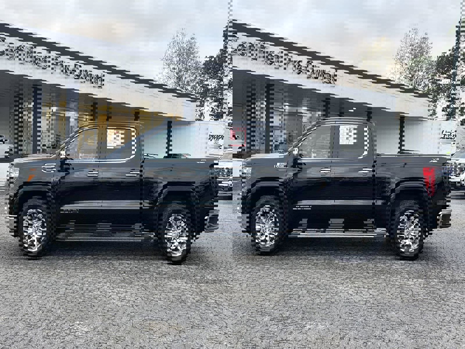 Used 2019 GMC Sierra 1500 SLT w/ SLT Premium Plus Package image 7