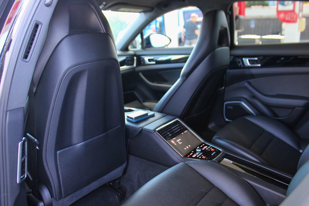 Used 2019 Porsche Panamera 4 AWD/4WD image 17