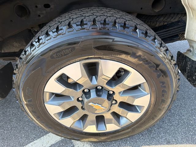 Used 2022 Chevrolet Silverado 2500 Custom w/ Custom Value Package image 19