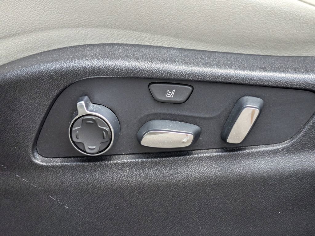 Used 2019 Cadillac XT4 Premium Luxury FWD image 21