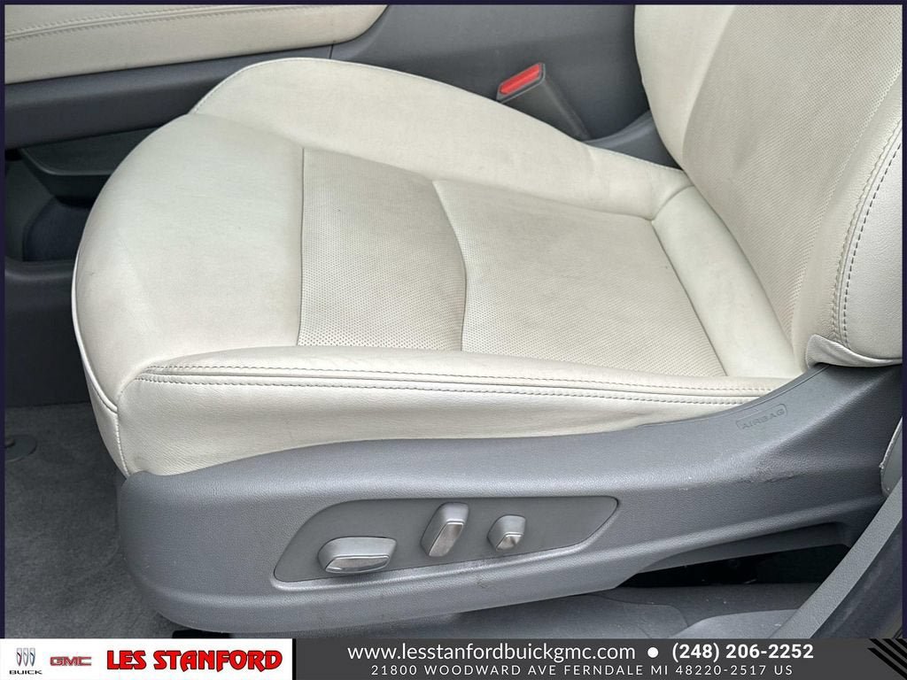 Certified 2025 Cadillac XT6 Premium Luxury AWD/4WD image 20