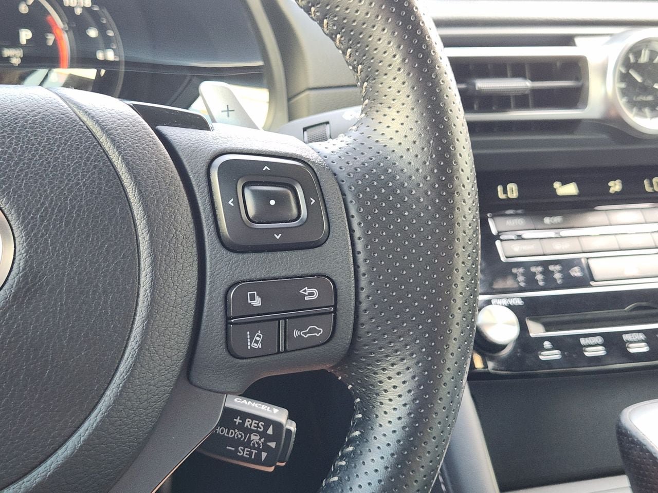 Used 2022 Lexus IS 350 F Sport w/ Accessory Package RWD image 27
