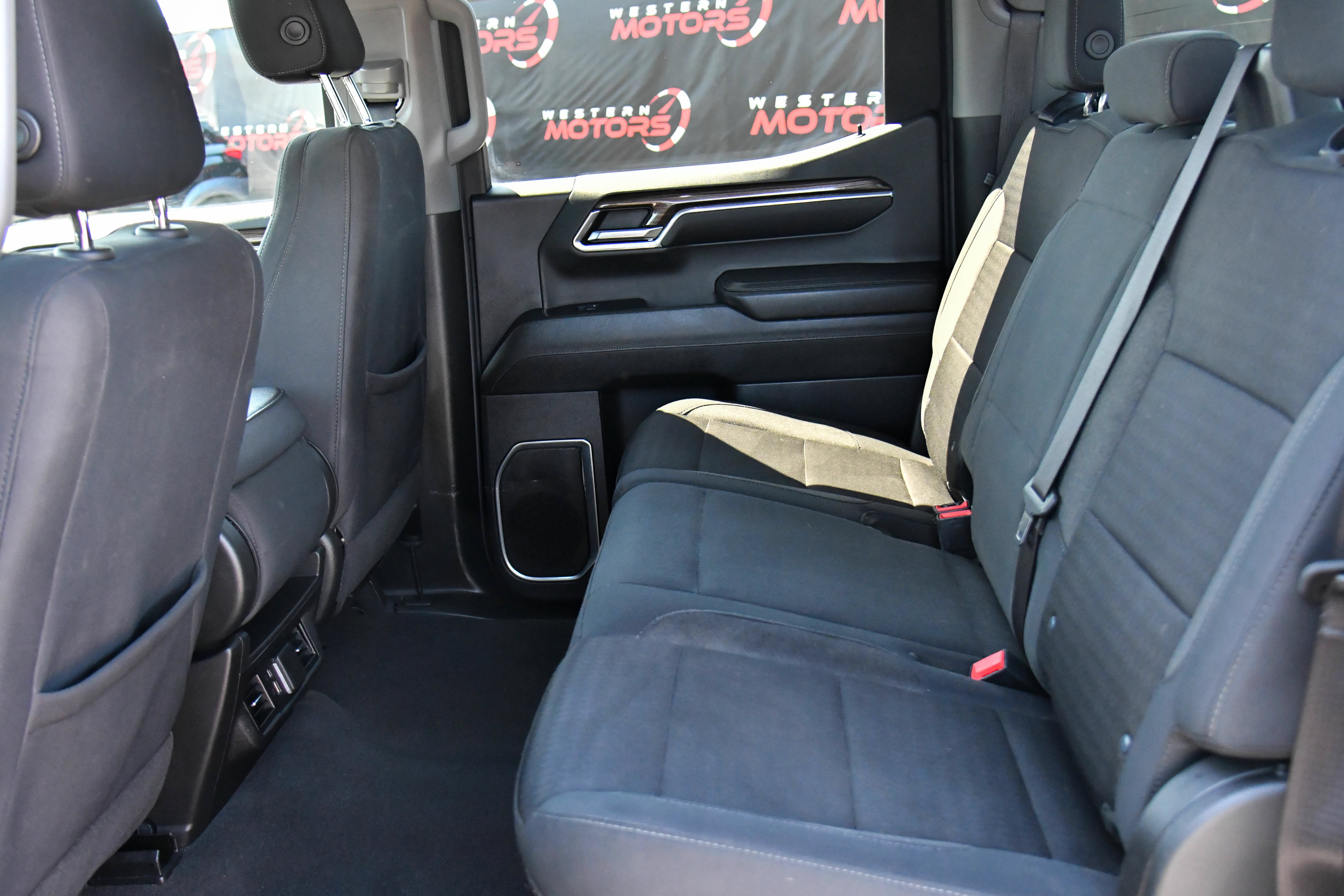 Used 2024 Chevrolet Silverado 1500 LT w/ Protection Package AWD/4WD image 34