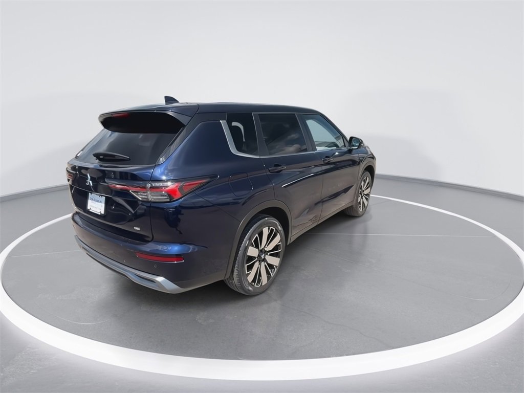 New 2025 Mitsubishi Outlander SE image 8