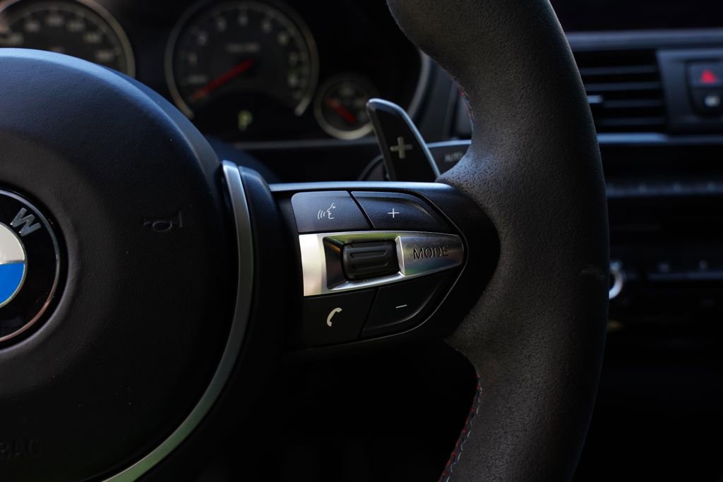 Used 2019 BMW M4 CS w/ Executive Package image 29