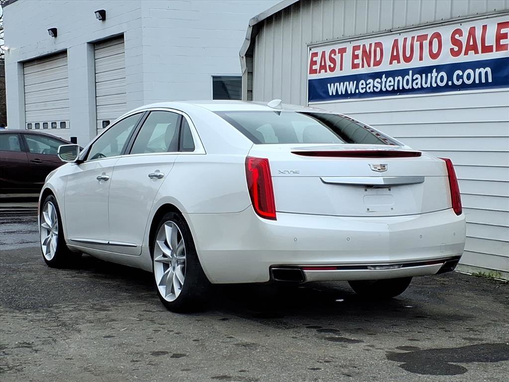 Used 2016 Cadillac XTS Premium image 3
