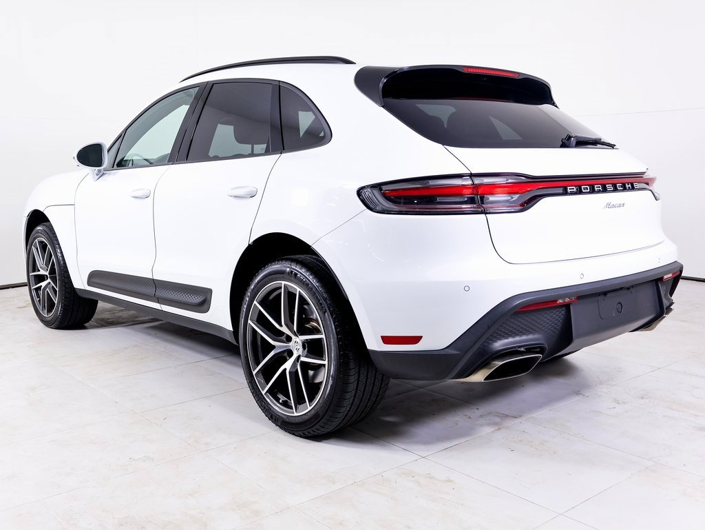 Certified 2024 Porsche Macan w/ Premium Plus Package image 3