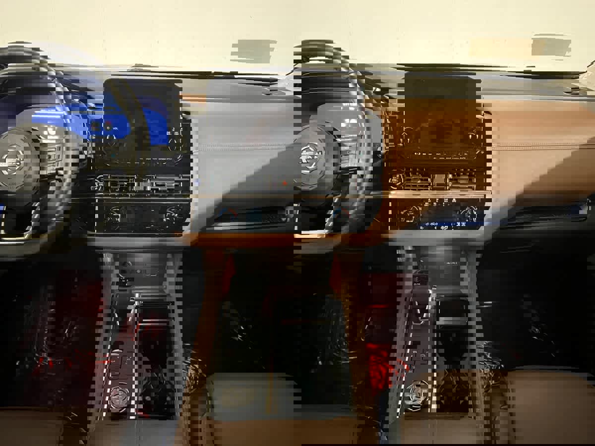 Used 2023 Nissan Pathfinder Platinum image 27