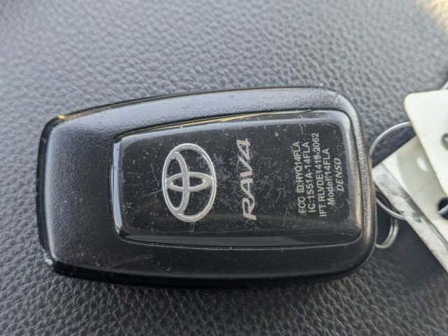 Used 2023 Toyota RAV4 XLE FWD image 32