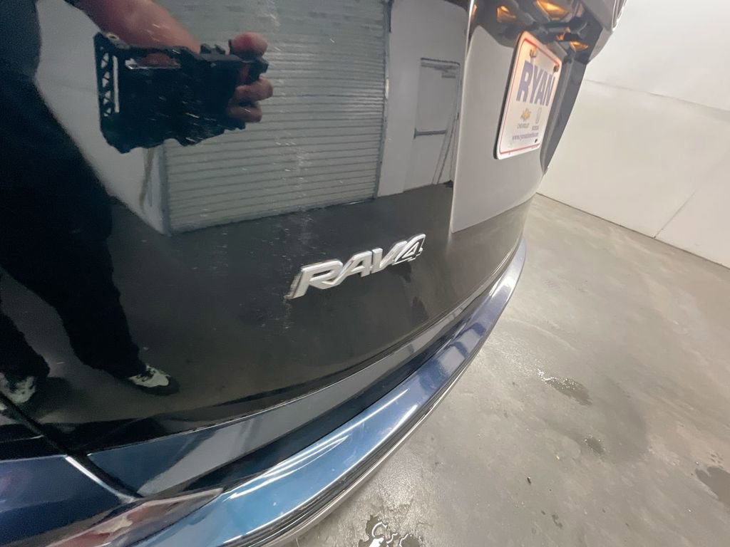 Used 2018 Toyota RAV4 Platinum image 31