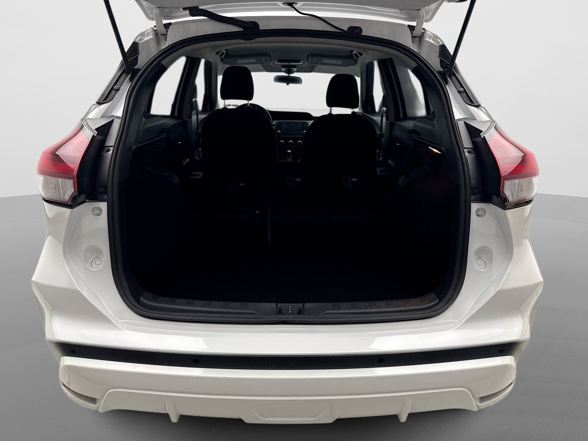 Used 2023 Nissan Kicks SV FWD image 21