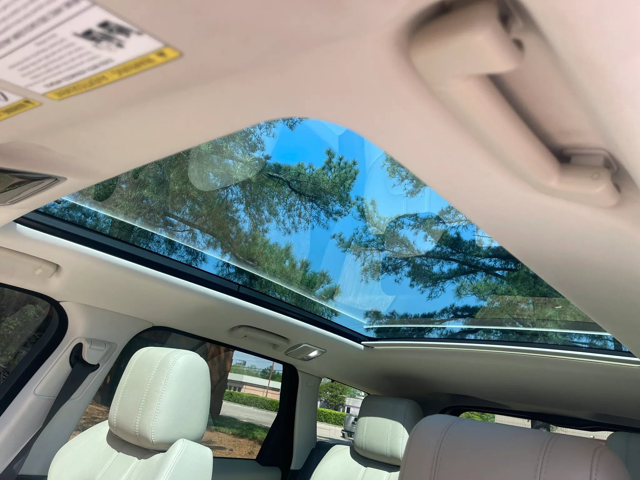 Used 2016 Land Rover Range Rover Sport SE image 19