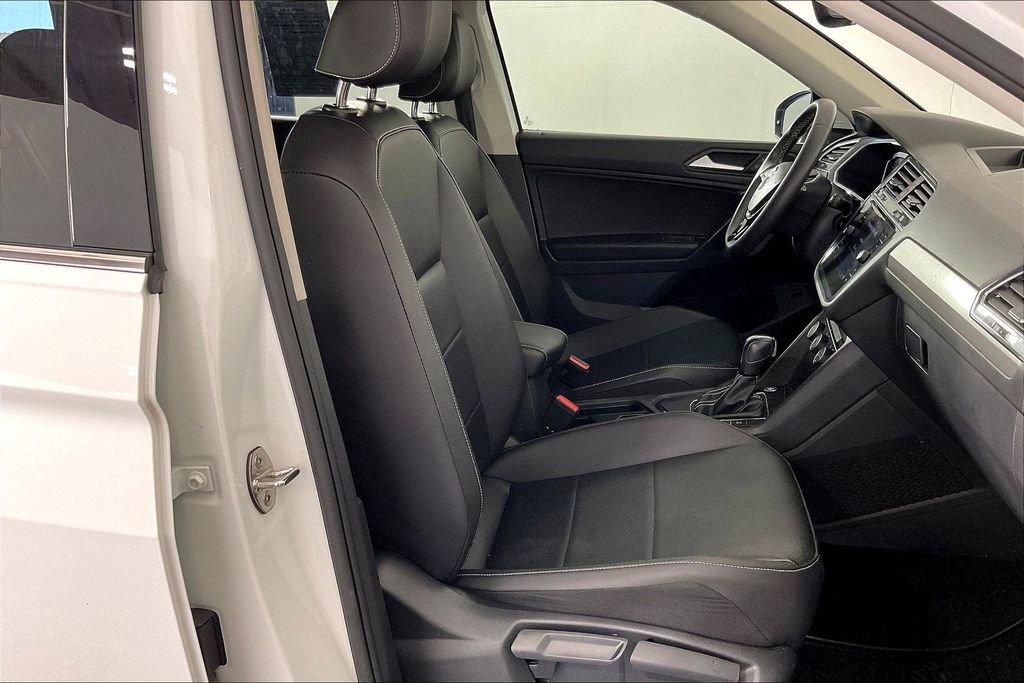 Used 2021 Volkswagen Tiguan SEL FWD image 6
