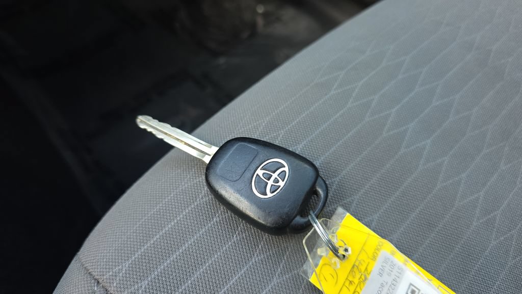 Used 2019 Toyota Tacoma SR w/ SR Convenience Package RWD image 23