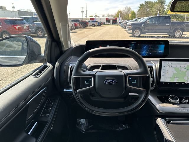 Used 2025 Ford Expedition Max Platinum w/ Driver's Package AWD/4WD image 13