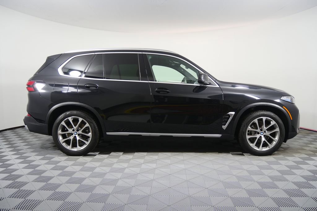 Certified 2025 BMW X5 xDrive40i w/ Premium Package image 2