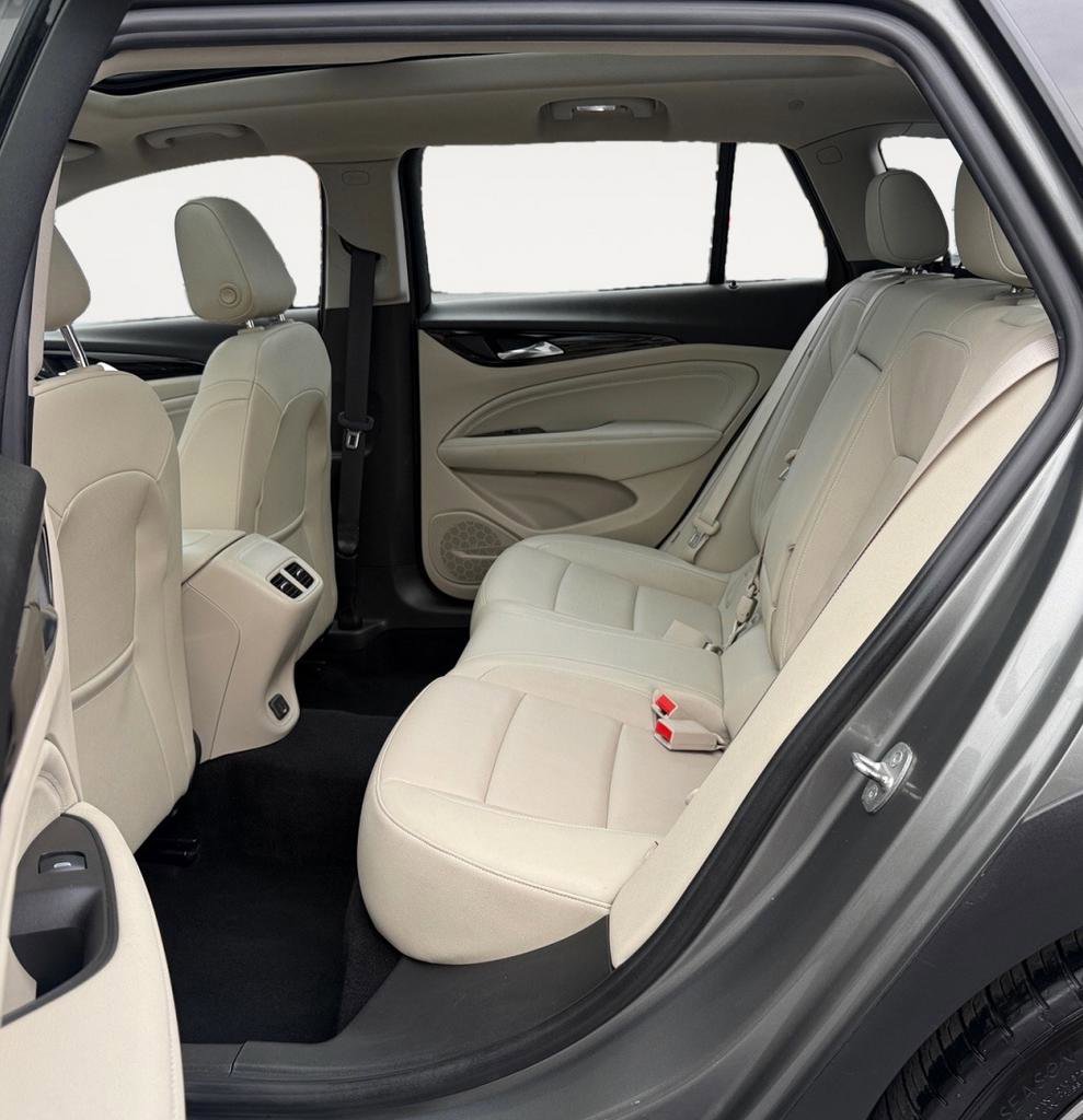 Used 2019 Buick Regal Essence w/ Driver Confidence Package I image 13