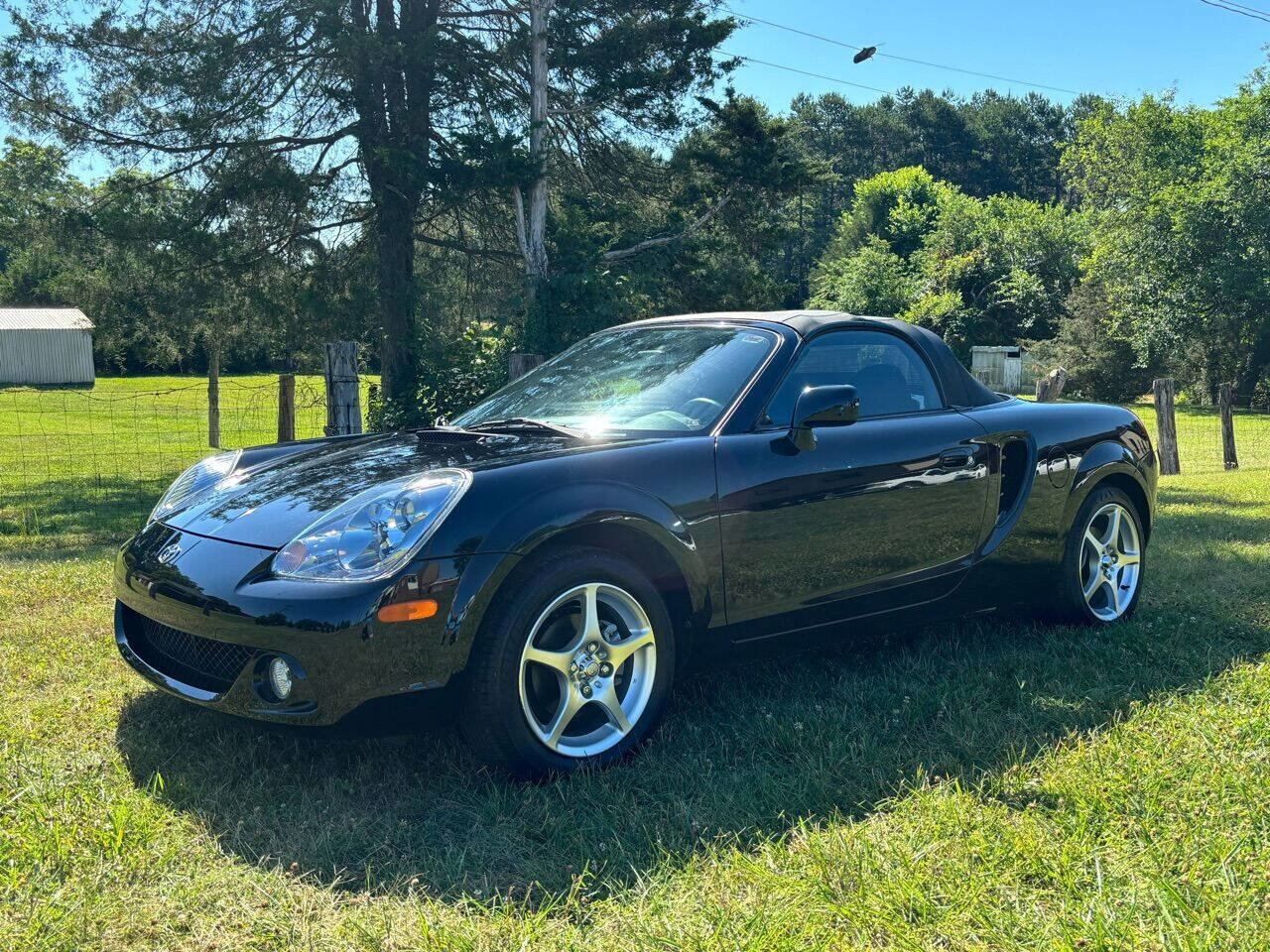 Used 2003 Toyota MR2 image 1