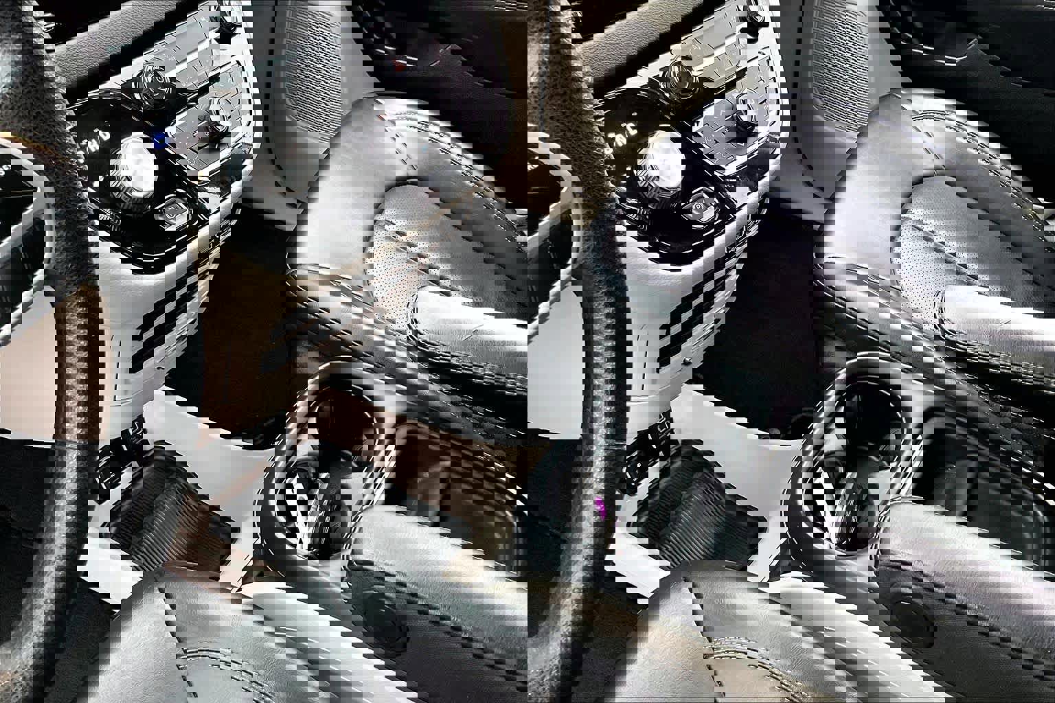 Used 2021 Chrysler Voyager Lxi image 16