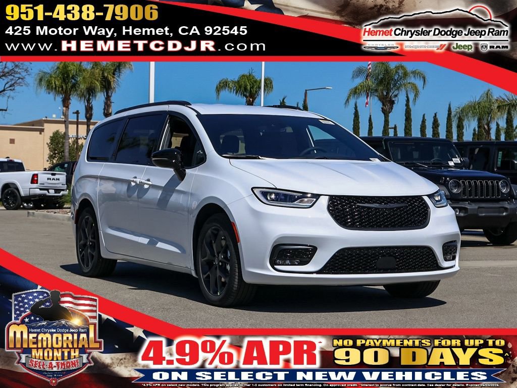 New 2026 Chrysler Pacifica Select w/ S Appearance Package