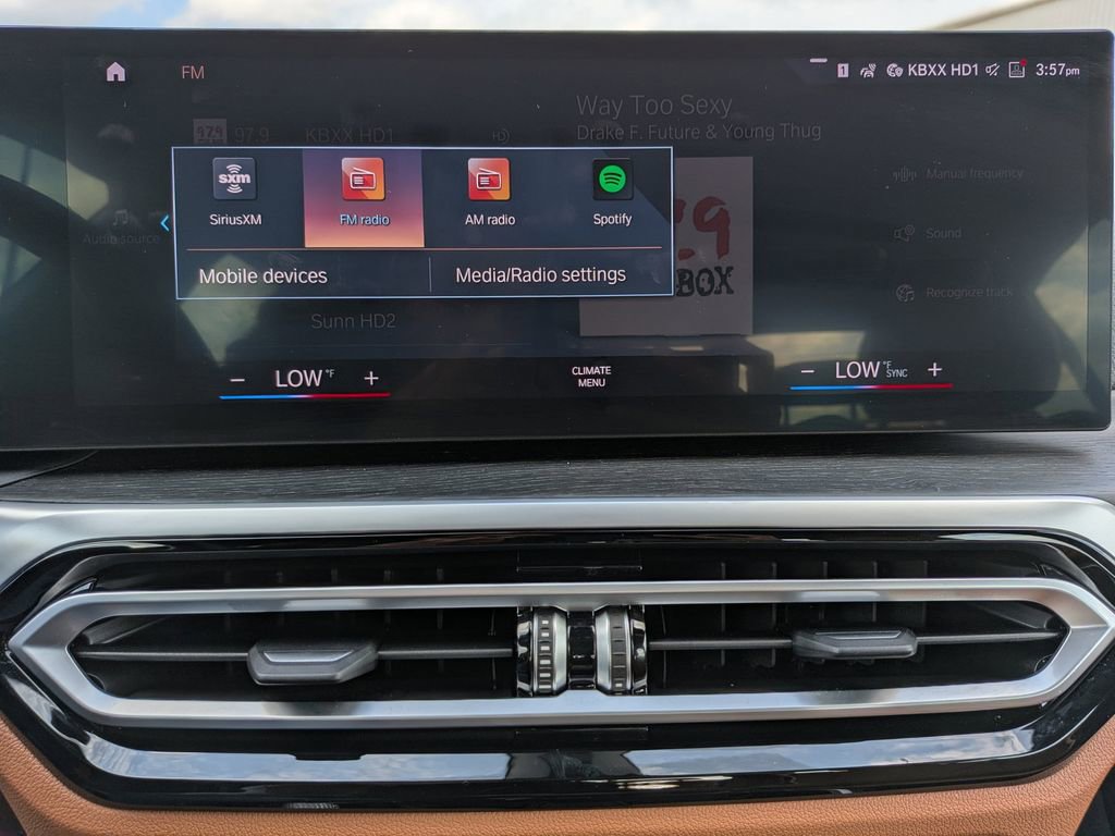 Used 2024 BMW 330i Sedan w/ Premium Package image 20