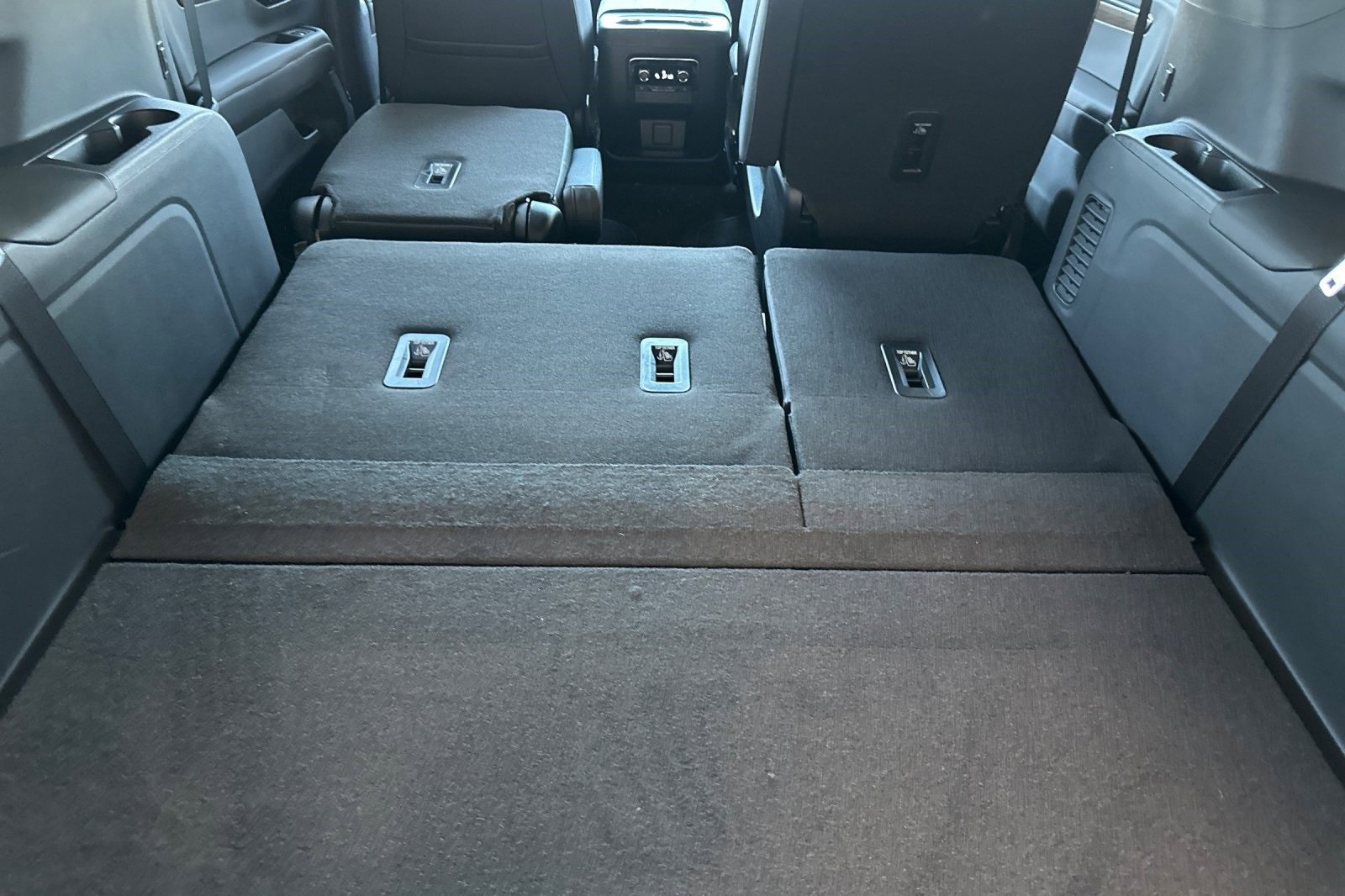 New 2025 Chevrolet Suburban High Country image 18