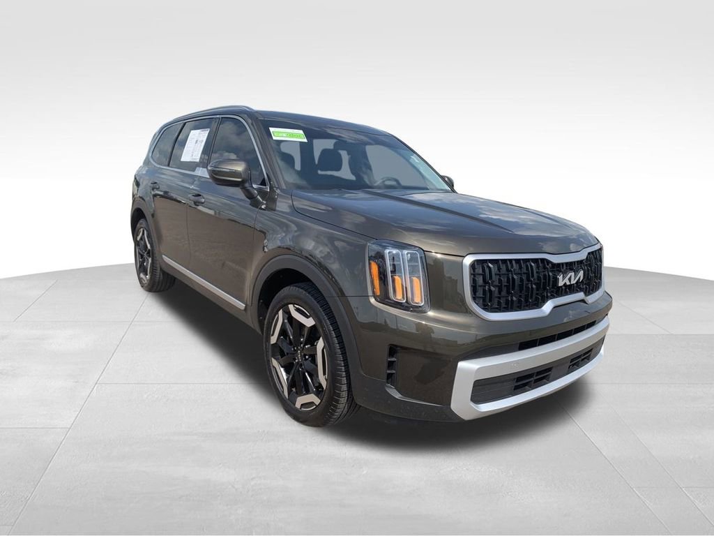 Used 2024 Kia Telluride EX w/ EX Captain's Chair Package