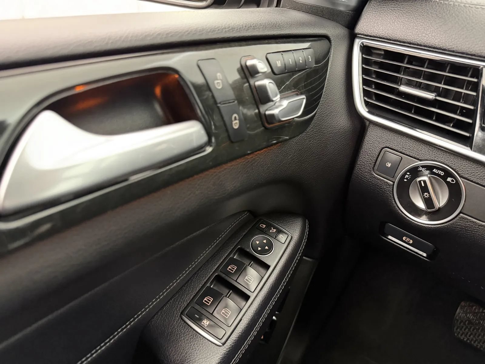 Used 2018 Mercedes-Benz GLS 450 4MATIC image 15