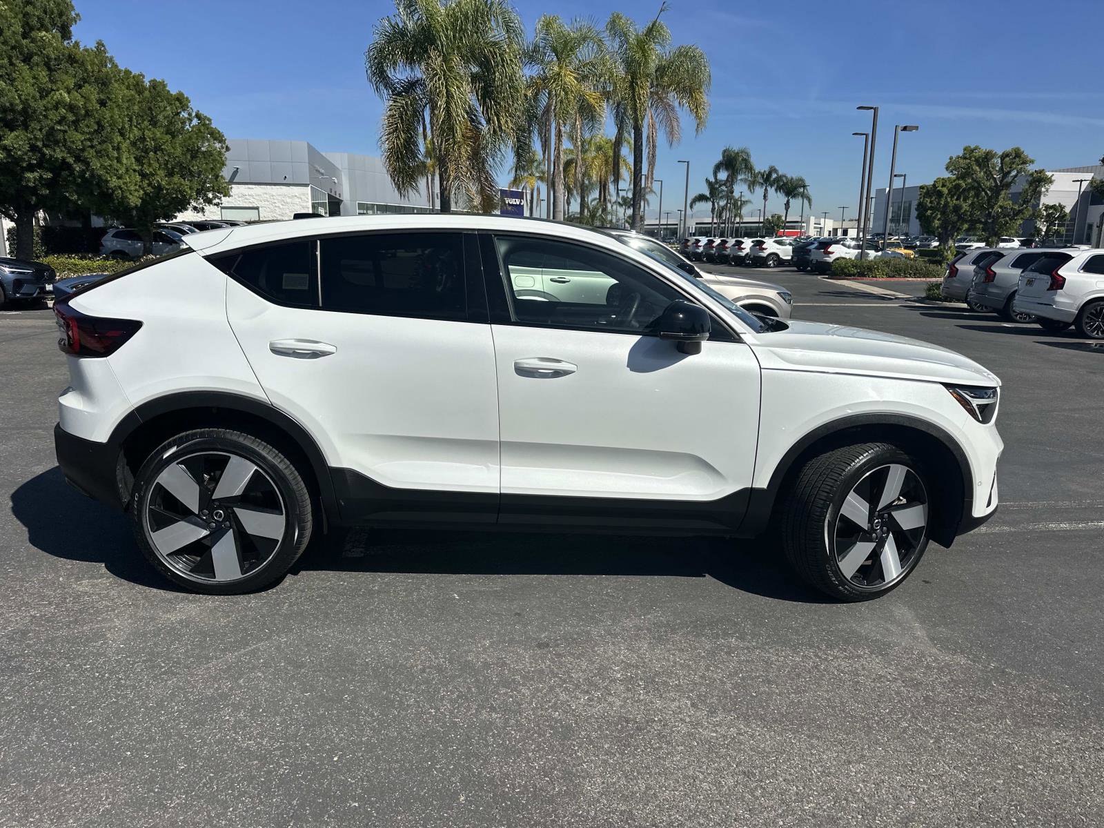 Certified 2023 Volvo C40 P8 Recharge Ultimate image 3