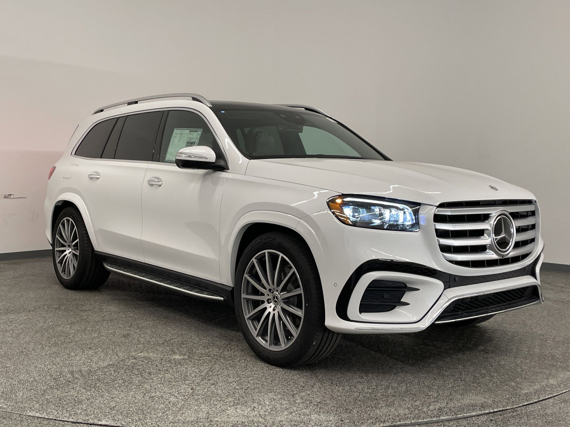 New 2026 Mercedes-Benz GLS 580 4MATIC image 3