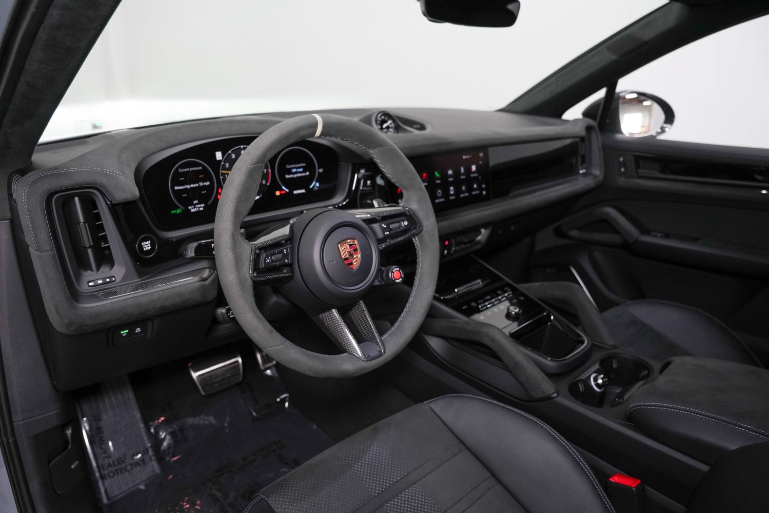 Used 2025 Porsche Cayenne Turbo GT AWD/4WD image 54