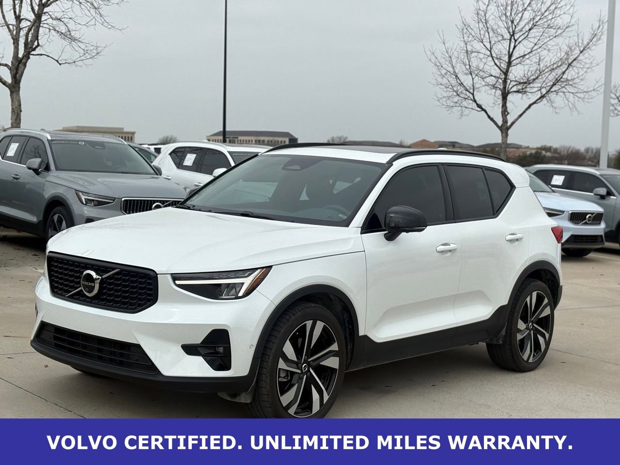 Certified 2023 Volvo XC40 B5 Plus w/ Driver Assist Package image 4