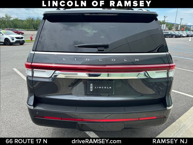 Used 2024 Lincoln Navigator L Reserve AWD/4WD image 4
