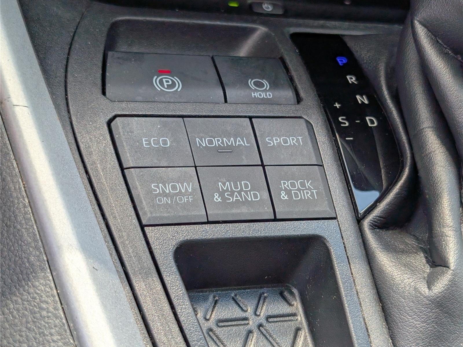 Used 2023 Toyota RAV4 XLE Premium AWD/4WD image 26