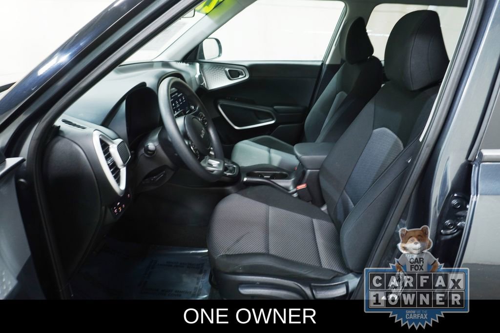 Used 2022 Kia Soul LX w/ Technology Package image 2