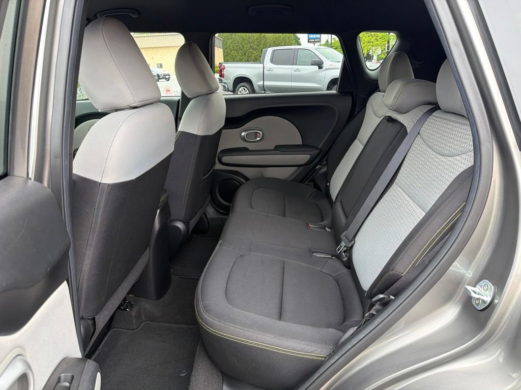 Used 2014 Kia Soul + FWD image 19