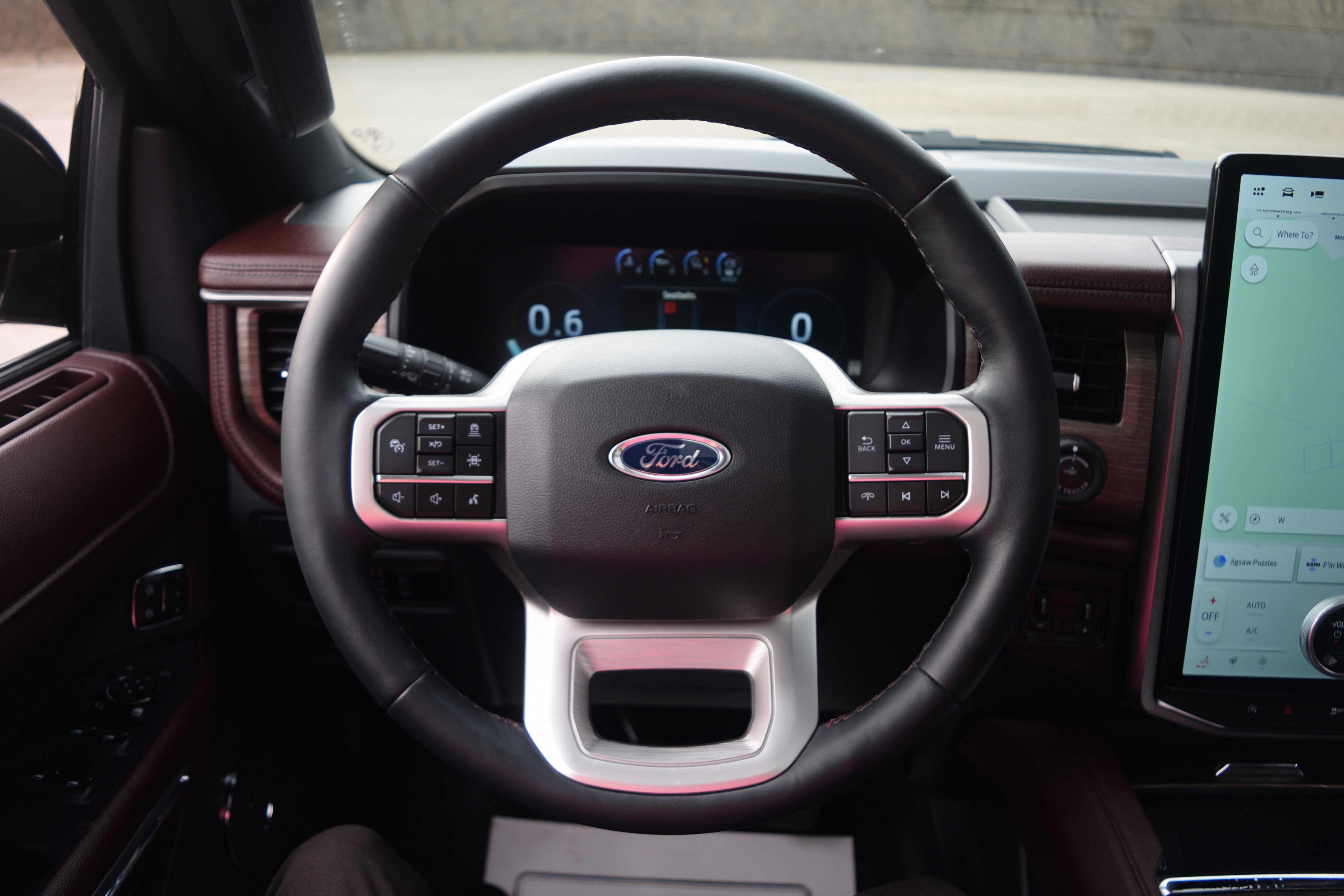 Used 2023 Ford Expedition Limited image 4