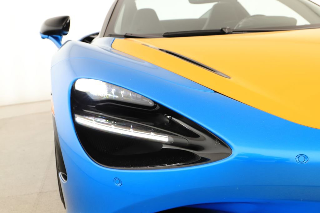 Used 2024 McLaren 750S Spider RWD image 35