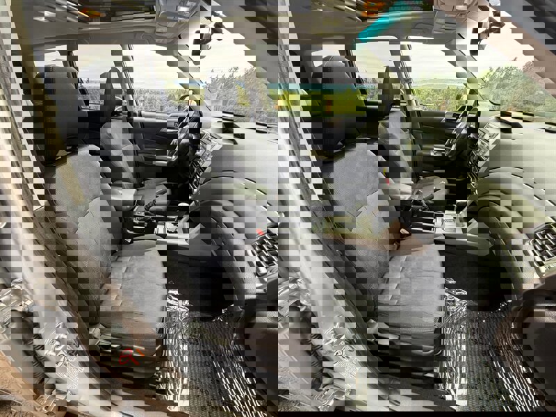 Used 2010 Subaru Forester 2.5X Premium image 13