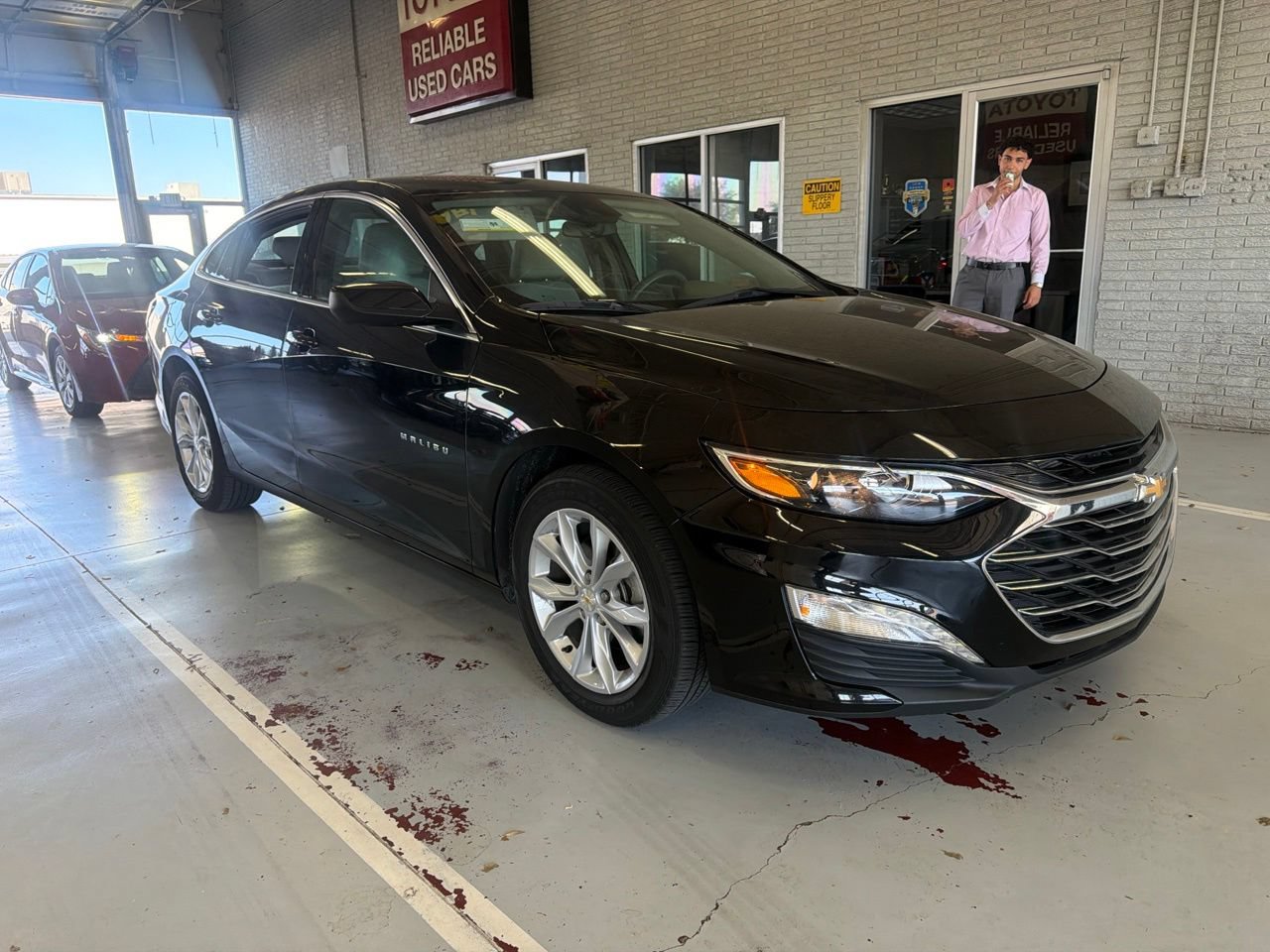 Used 2025 Chevrolet Malibu LT FWD image 3