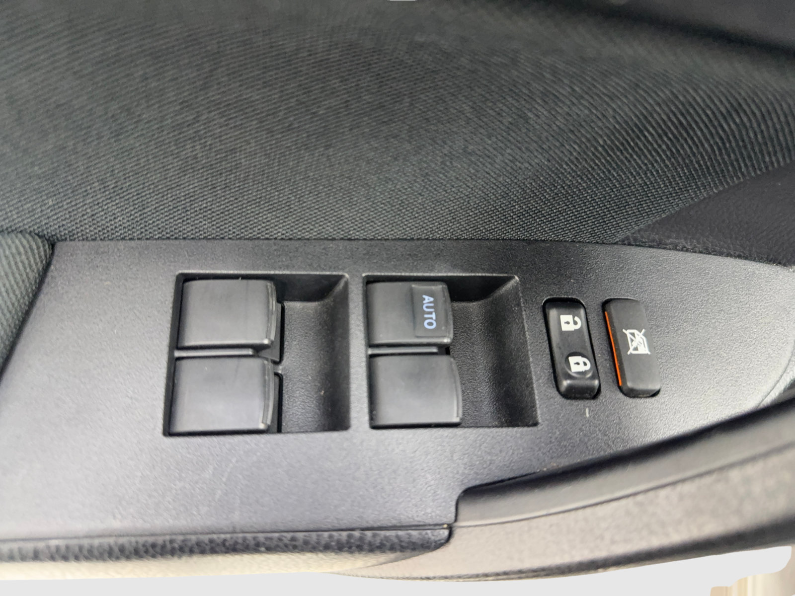 Used 2018 Toyota Corolla LE FWD image 24