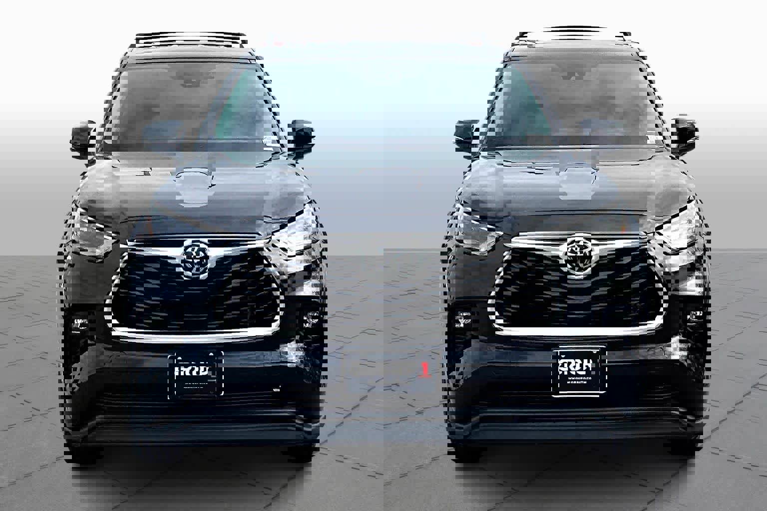 Used 2023 Toyota Highlander LE image 3