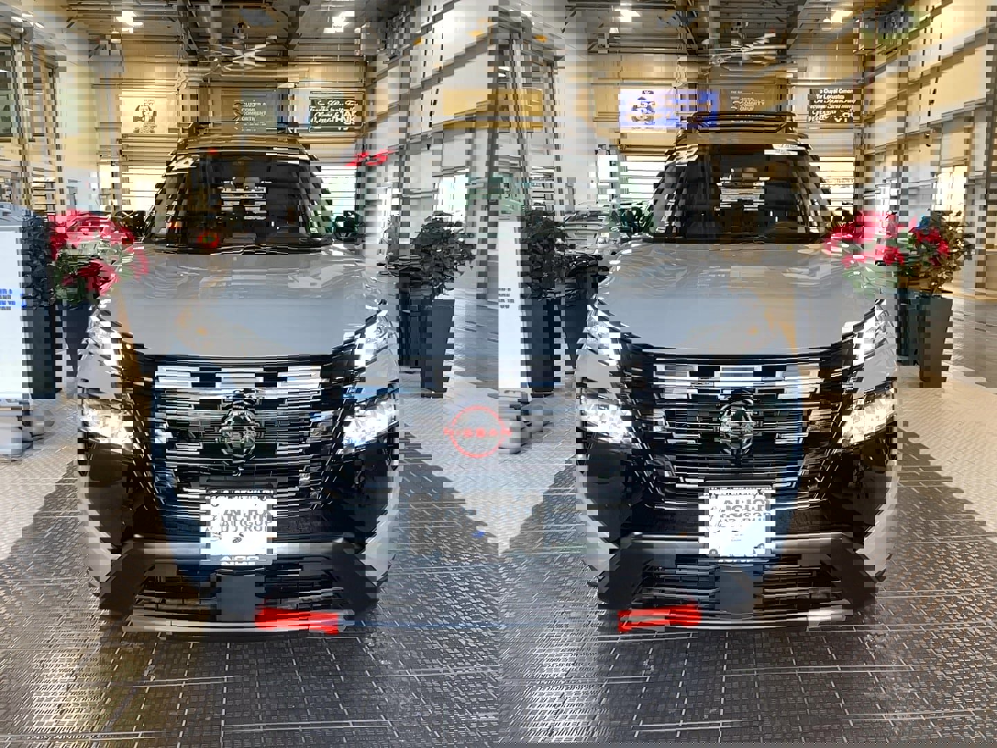 Used 2025 Nissan Rogue SV w/ Rock Creek Premium Package image 2