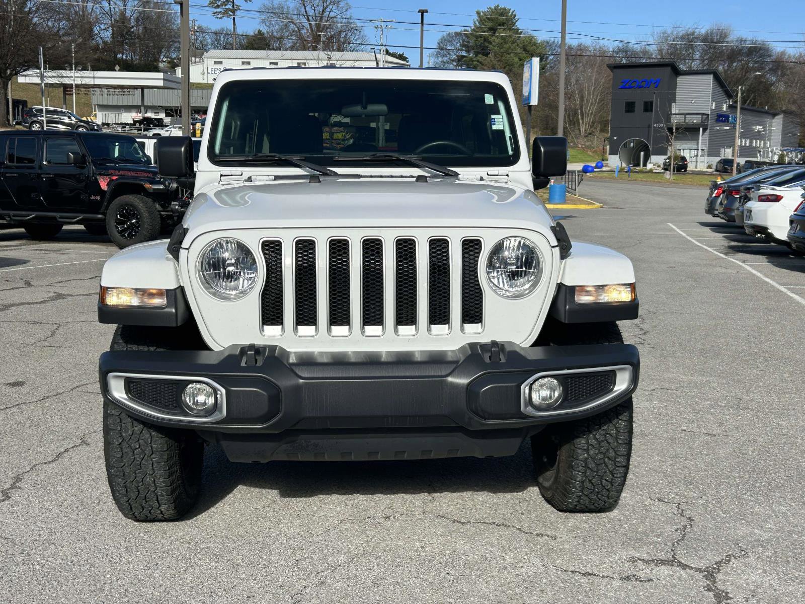 Used 2018 Jeep Wrangler Unlimited Sahara image 8