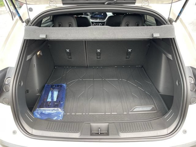 New 2026 Chevrolet Trax RS w/ Sunroof Package FWD image 23