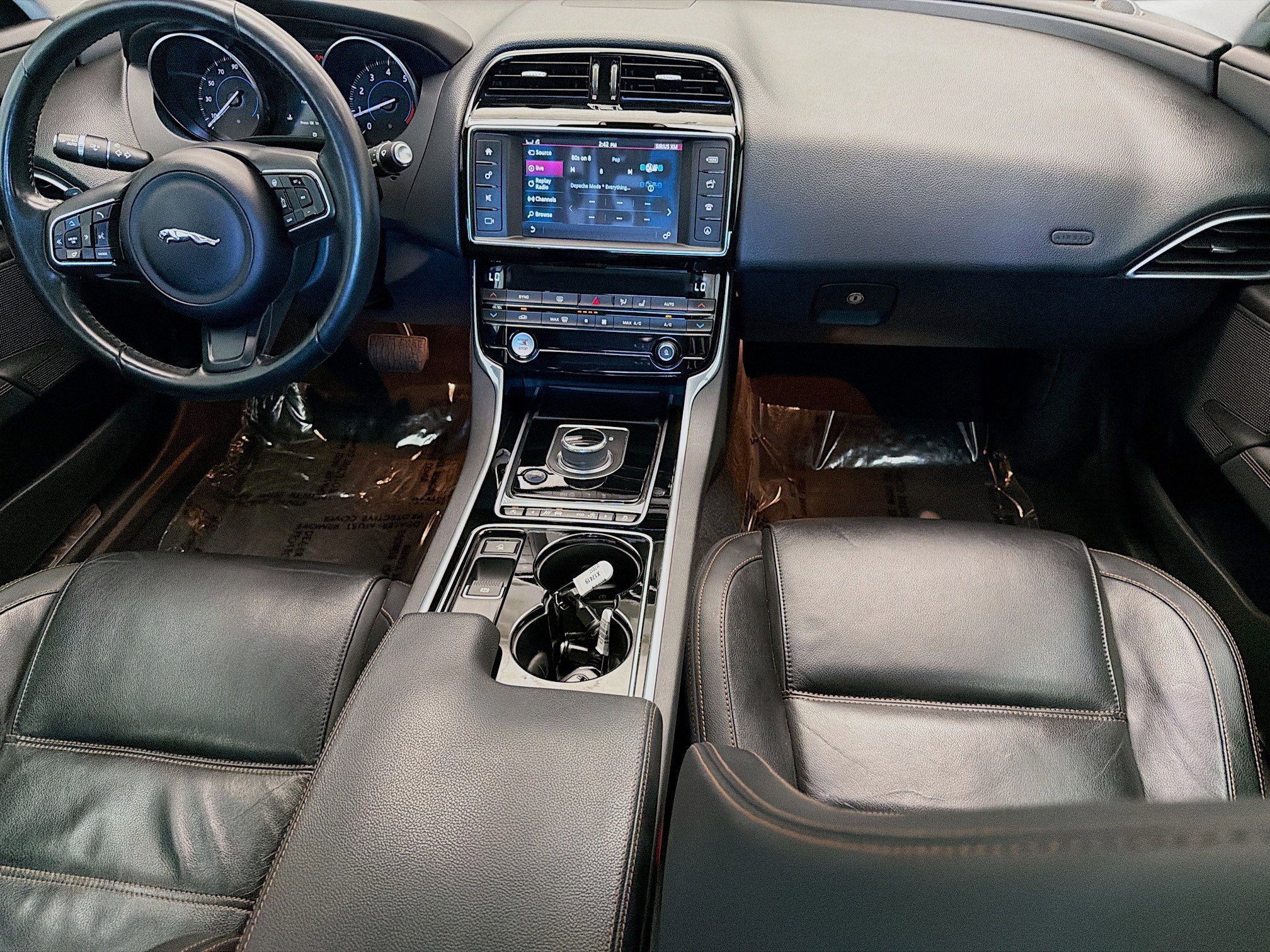 Used 2017 Jaguar XE Prestige RWD image 12